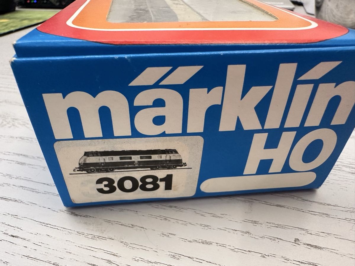 Märklin Modellini di ferrovie: Märklin 3081 DB BR 220 – Usato da Lupsingen venduto da New-Haven 8