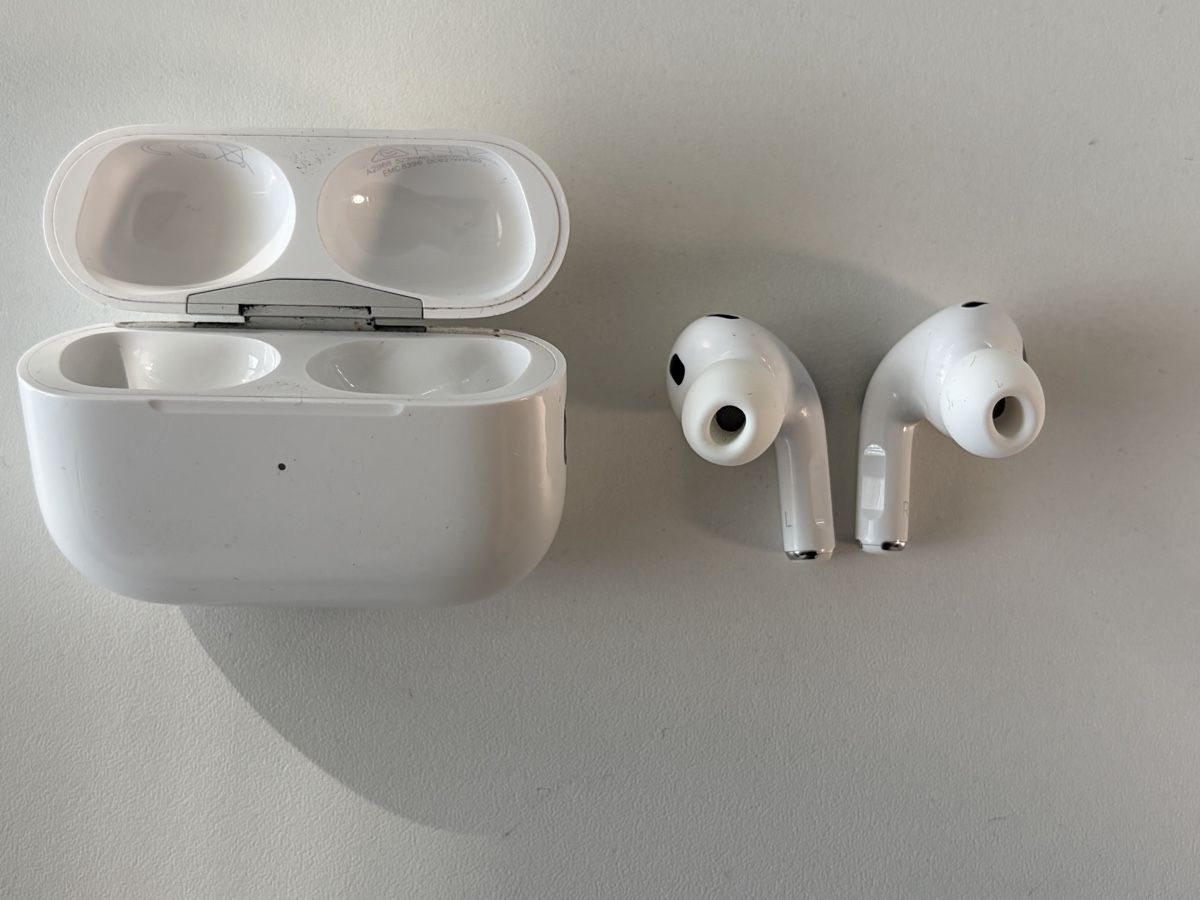 Apple Casques audio: AirPods Pro 2nd Gen – D'occasion à Arlesheim par Hfons 1