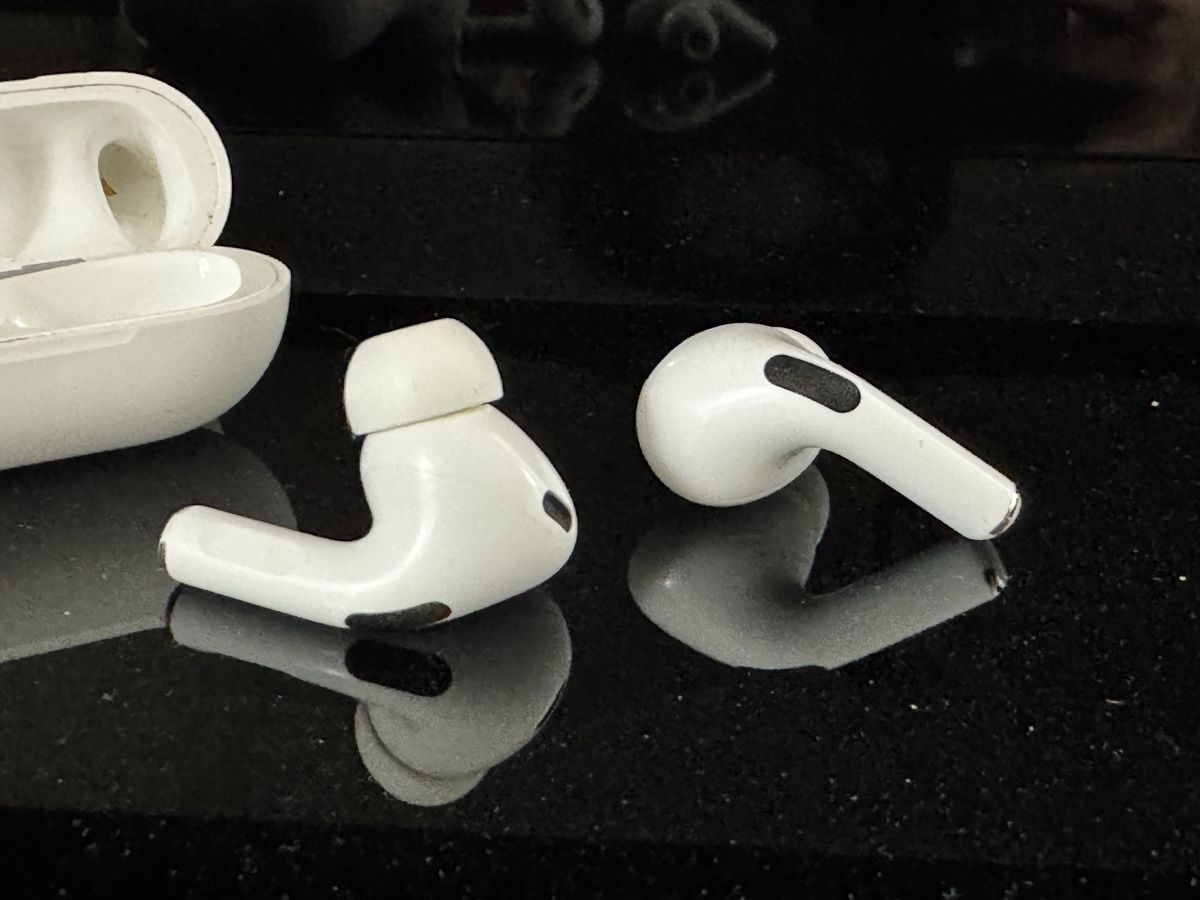 Apple Cuffie: Air pods Pro. 2. Generation mit Wireless Charging Funktion – Usato da Zürich venduto da Ricardolli 3