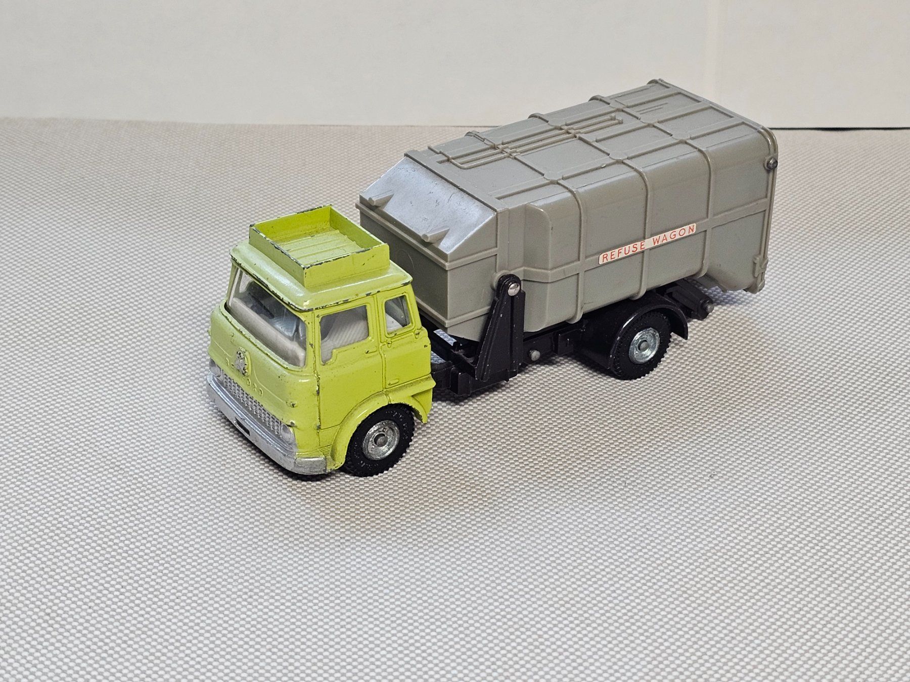 Dinky Toys Modellautos: Refuse Wagon Müllkipper – Gebraucht aus Starrkirch-Wil von easygo13