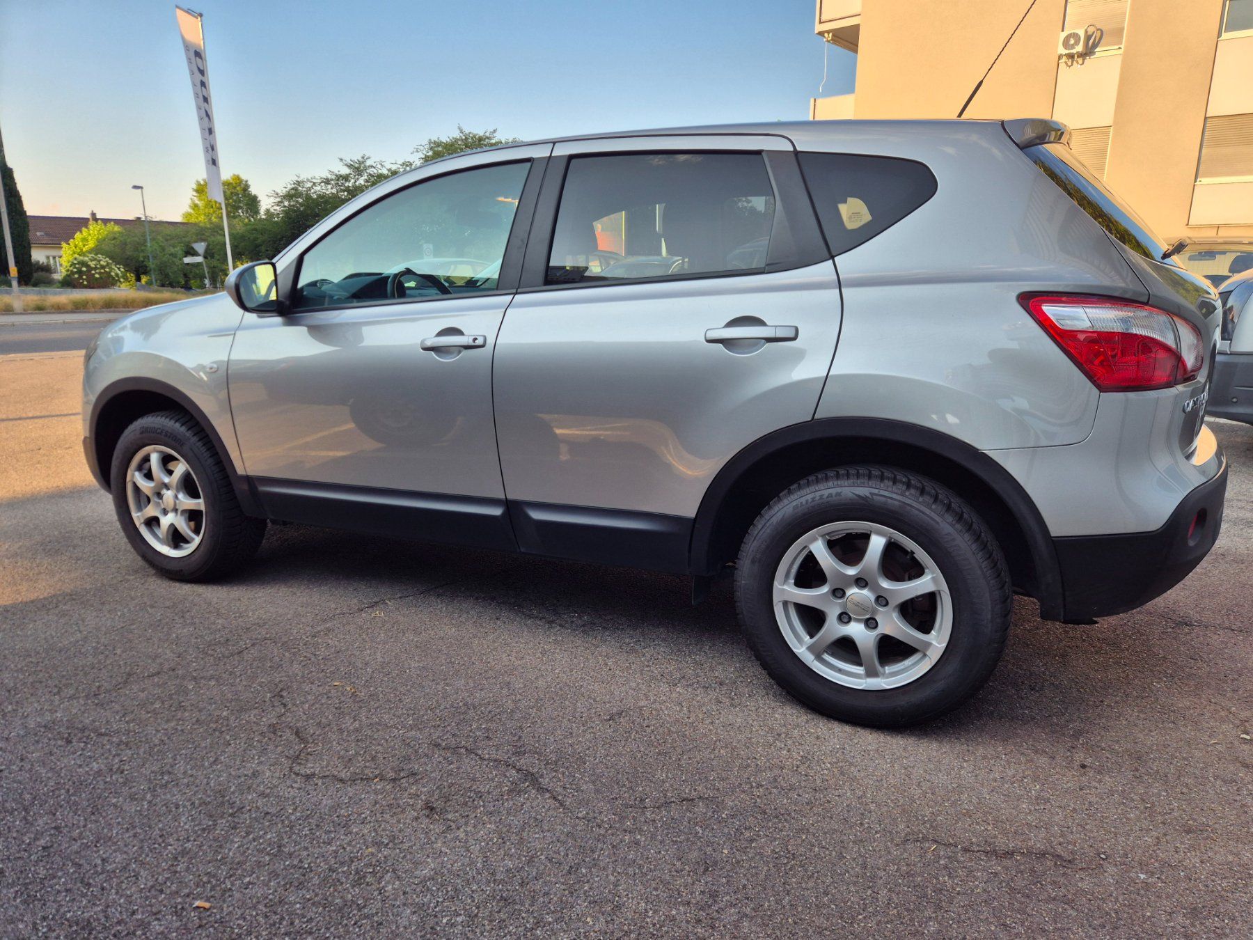 Nissan Autos: Nissan Qashqai 2.0 – D'occasion à Grenchen par Andreeandr 2