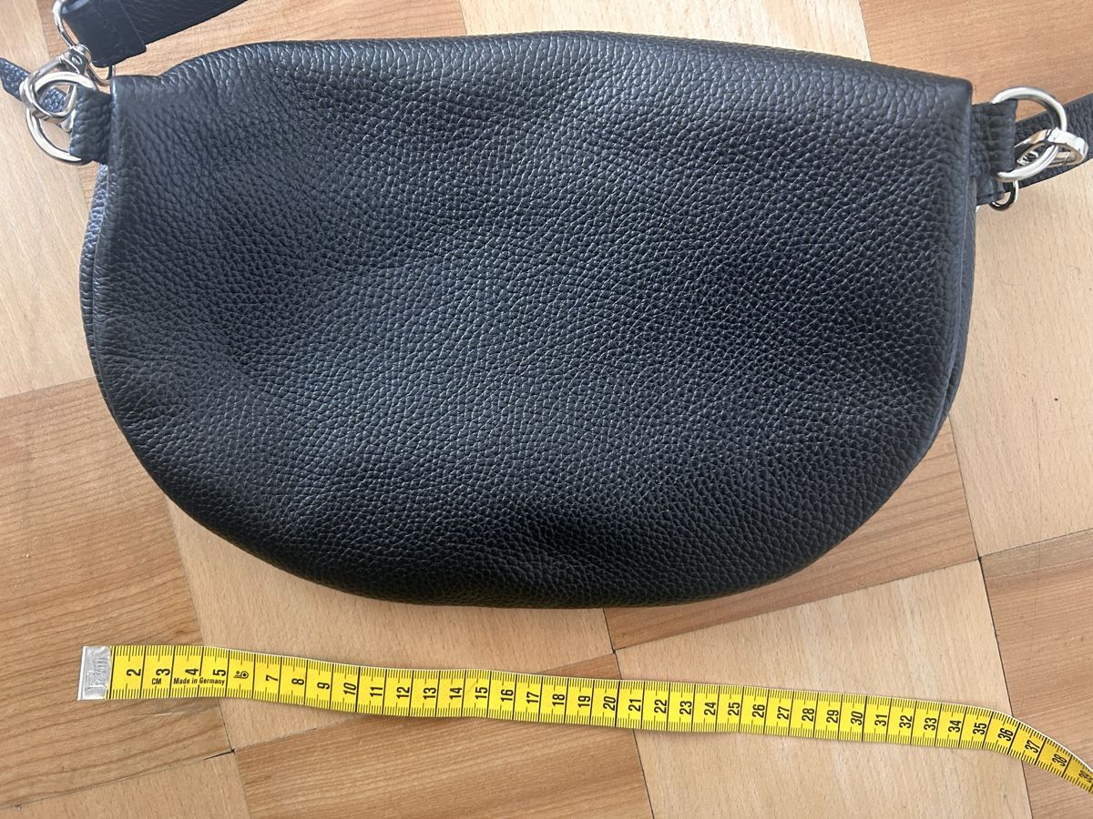 Taschen: Banane cuir noir  – Neu (gemäss Beschreibung) aus La Chaux-de-fonds von _Felicita_ 2