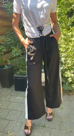 Pantaloni neri con banda laterale bianca-nuovi👌tgM/L