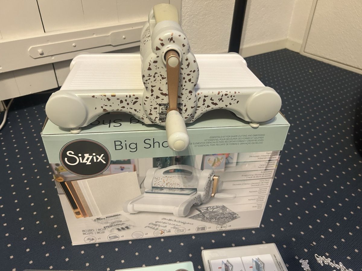 Sizzix Kit bricolage: Sizzix Big Shot – Nuovo (secondo la descrizione) da Lausen venduto da fondi17 2