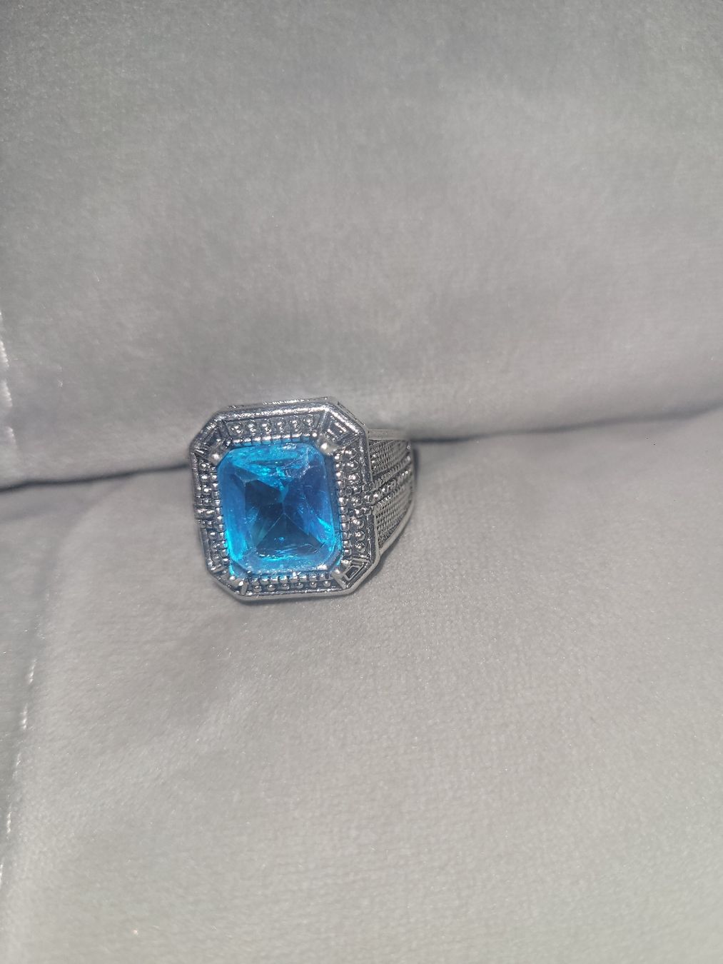 Anelli: STAHL Ring mit blauem Stein, Grösse 62 – Nuovo e nell'imballaggio originale da Bassersdorf venduto da K1966