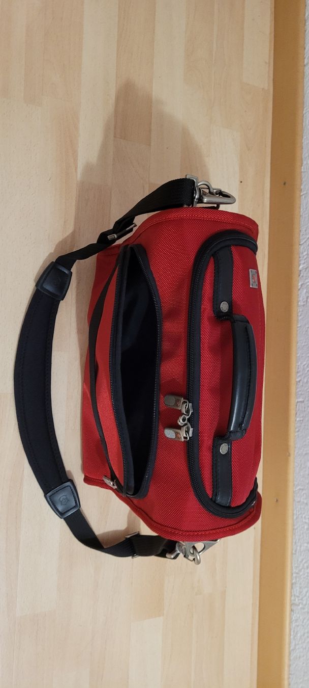 Custodie per cosmetici: Rote Reisetasche Beauty Case – Nuovo (secondo la descrizione) da Schwyz venduto da Vesparider01 4
