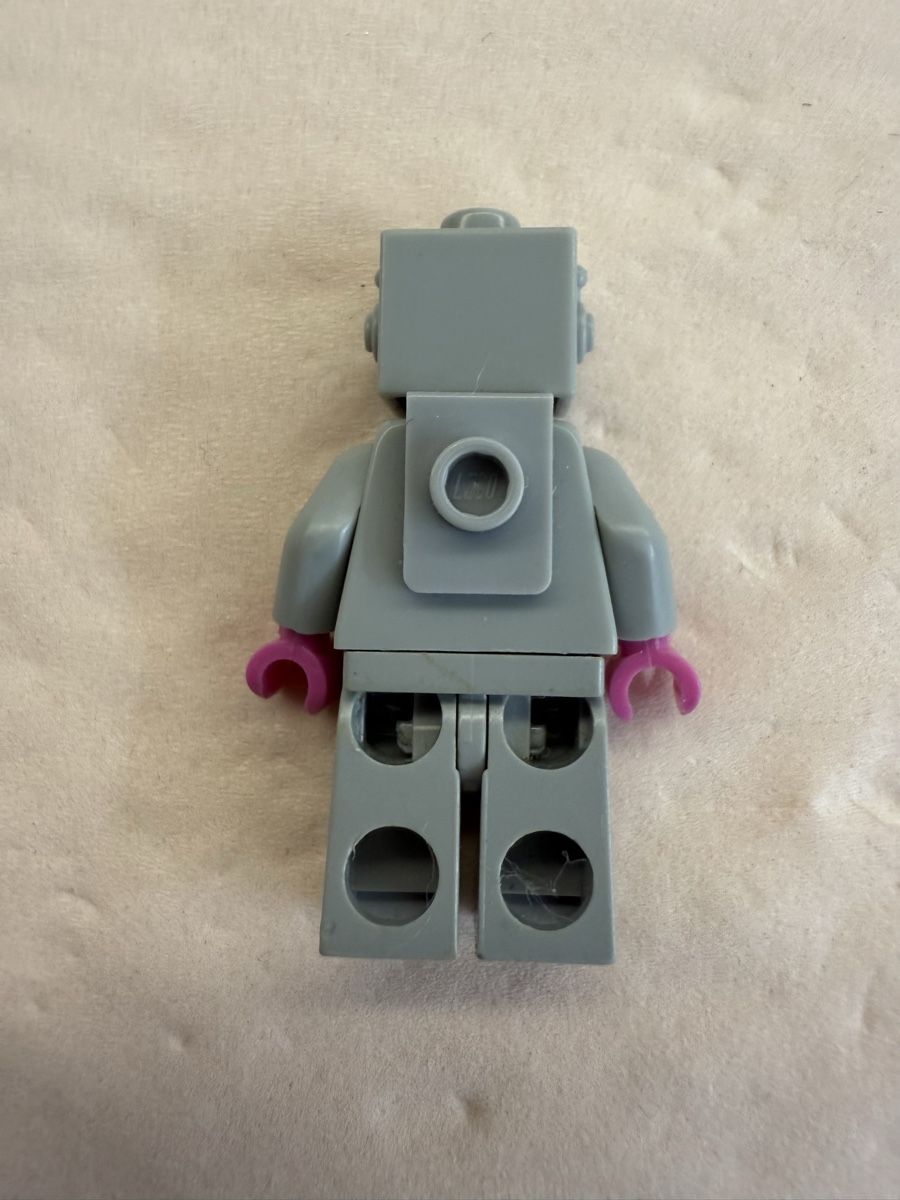 Lego Giocattoli: 1 Lego Figur Roboter Mädchen  gut erhalten! – Usato da Rheinfelden venduto da zim_2hqc 2