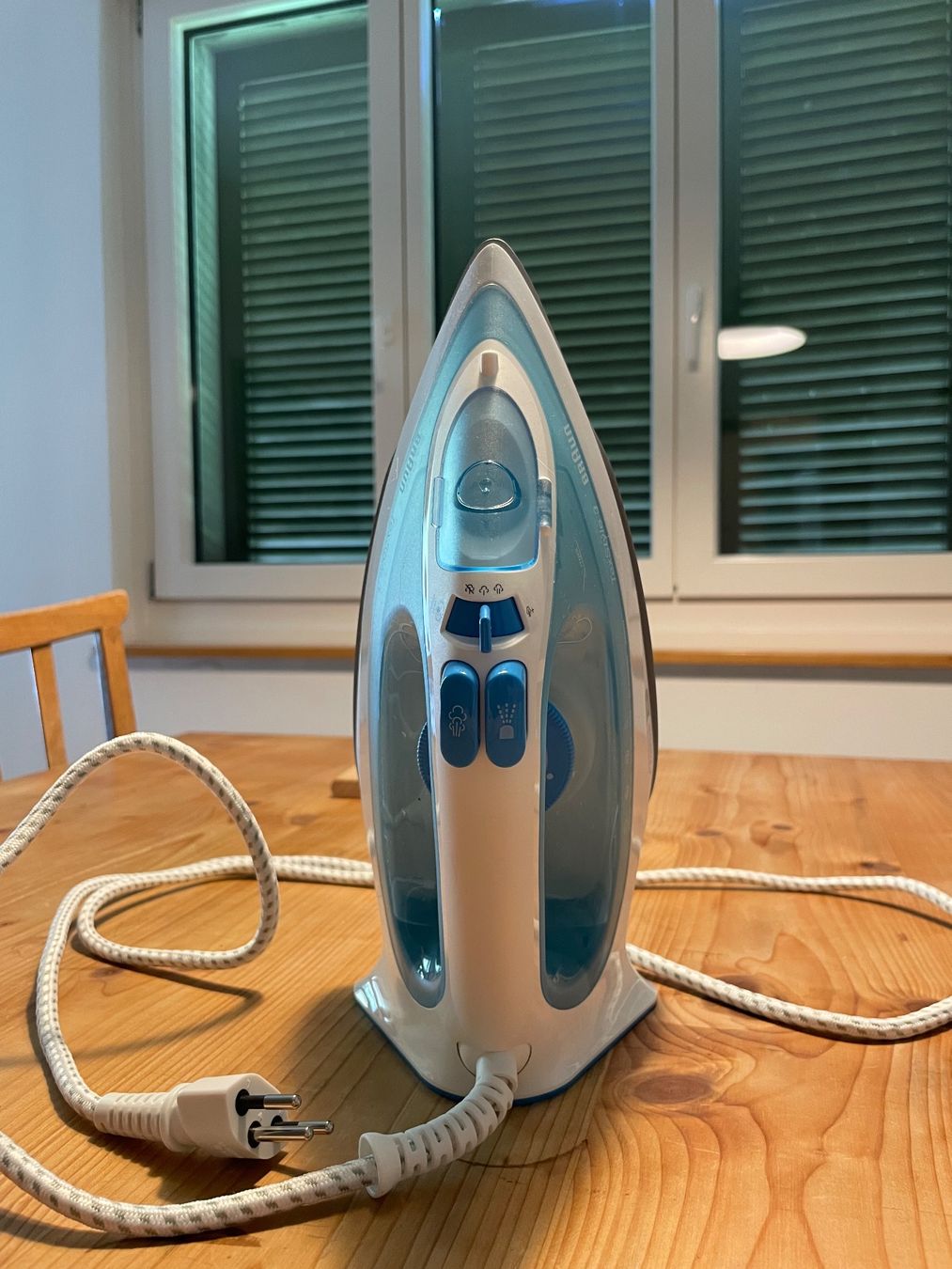 Braun Ferri da stiro: Dampfbügeleisen / Fer à repasser – Nuovo e nell'imballaggio originale da Zürich venduto da mat_xtz9