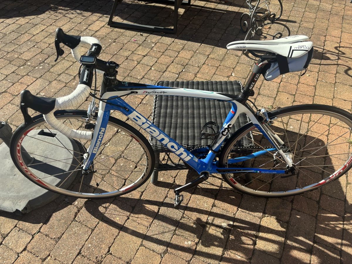 Bianchi Vélos: Vélo de course Bianchi 2C2 full carbone 52 taille – Neuf (Voir description) à Conthey par Michel124