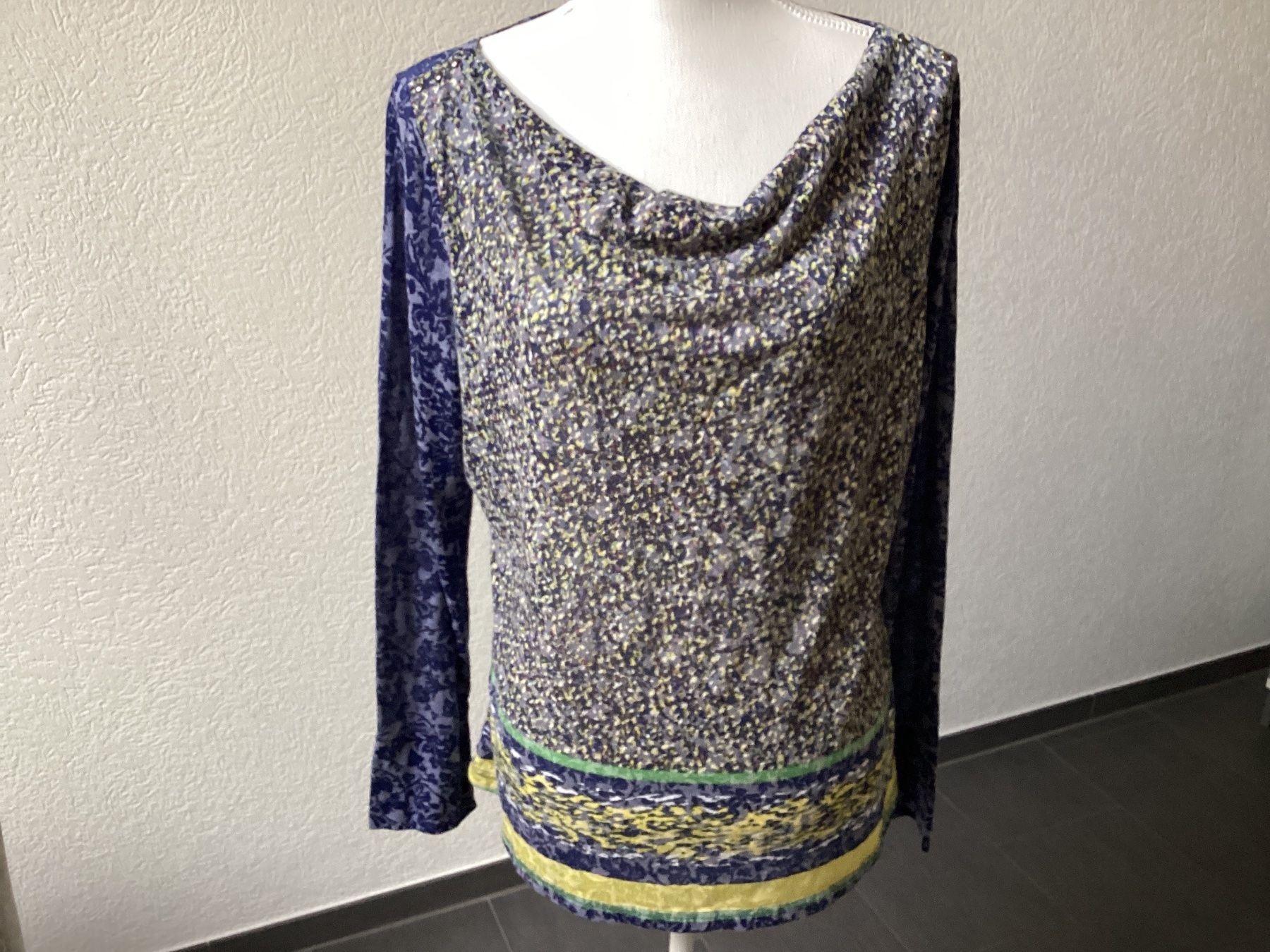Comma Chemisiers: COMMA G Damen Langarm Bluse / Shirt  Gr. 44 – D'occasion à Homberg b. Thun par Homata