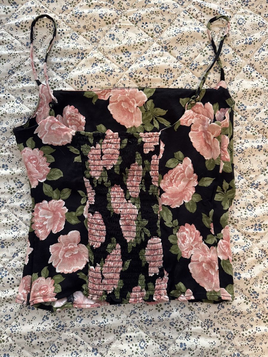 Reformation Tops: Reformation top – Gebraucht aus Aarau Rohr von ash_m7hq 1