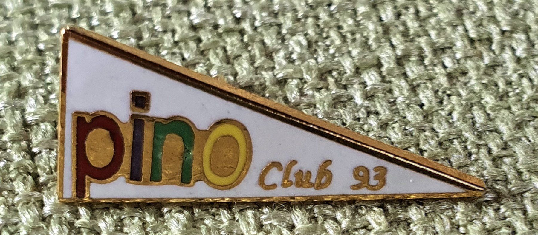 Placchette & Badge: E613 - Pin  -  pino Club 93 – Usato da Reinach BL venduto da Boston-Verkauf
