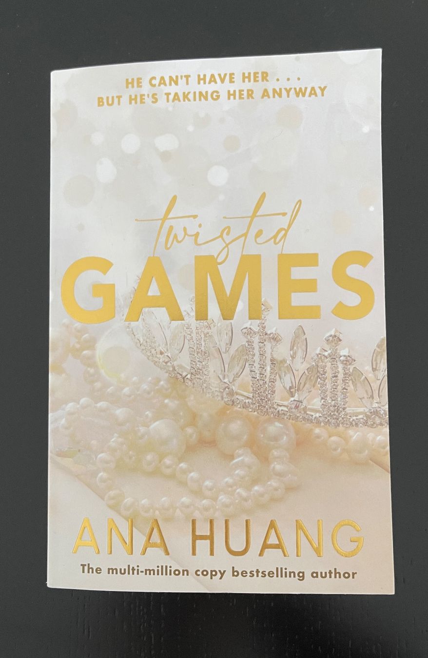 Libri: Twisted Games - Ana Huang – Usato da Luzern venduto da Mcleon