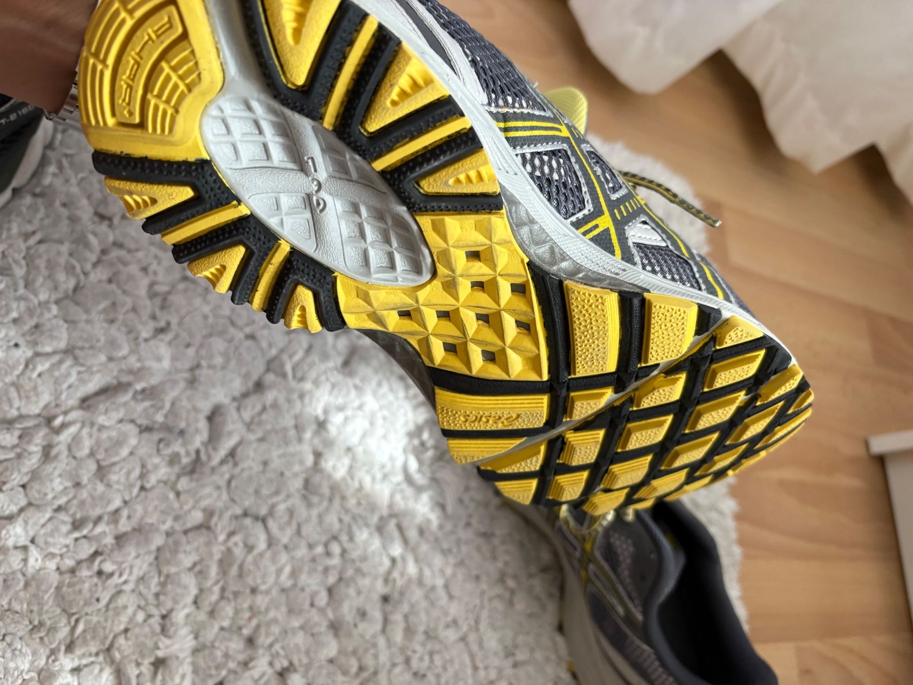 Asics Chaussures hommes: Sneakers – D'occasion à Zunzgen par mel_y6w2 1