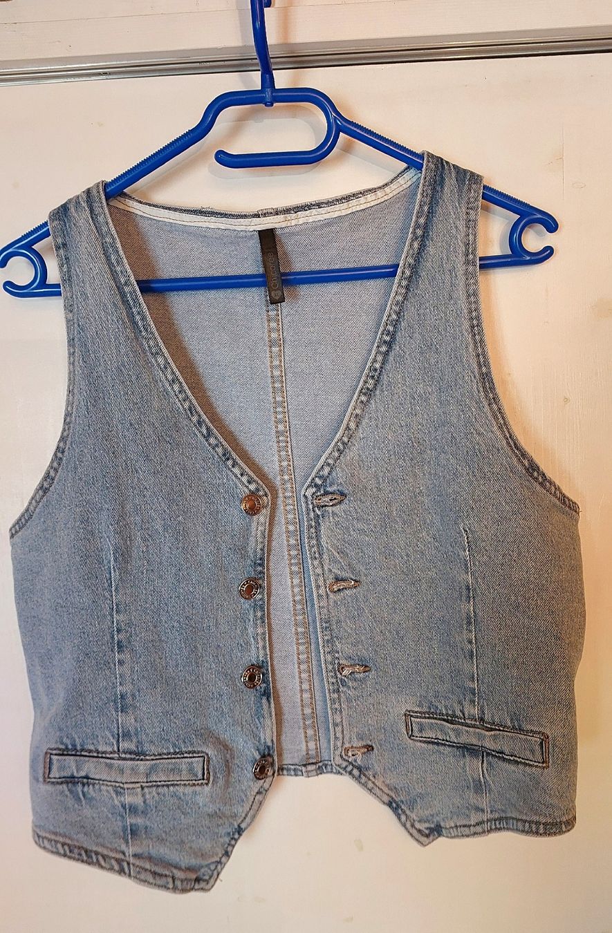 Gilet & Giacche senza maniche: Jeans Gilet – Usato da Brunnen venduto da CHOUCHOU.