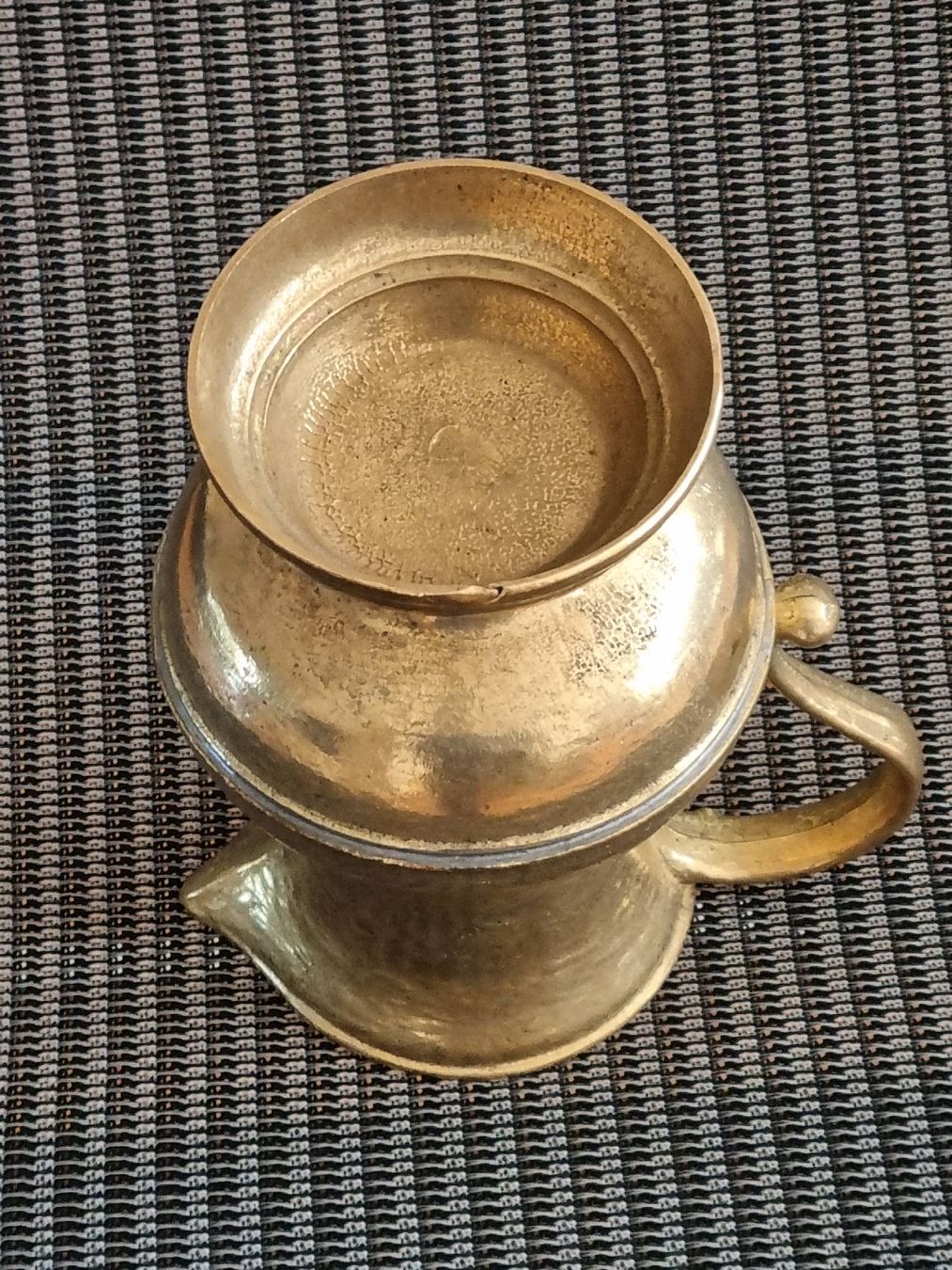Teiere: Messing-Krug 5dl mit Henkel – Usato da Laupen BE venduto da Bombers 2
