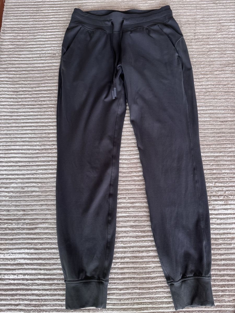 Lululemon Hosen: Lululemon Jogger grau Grösse 8 – Gebraucht aus Horw von miminelly