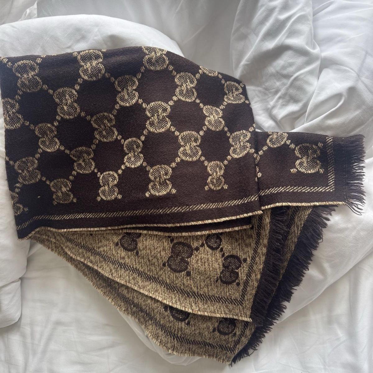 Gucci Foulard & Sciarpe: Gucci Schal – Usato da Neuenhof venduto da edonbeyhan0408