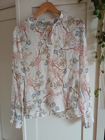 Schöne Bluse von Nile S 100% Viskose