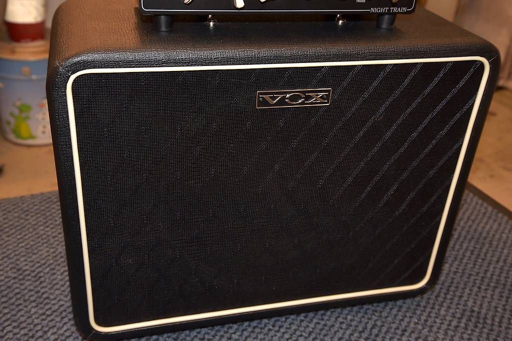 Vox Strumenti musicali: Vox Nighttrain NT15 Stack, 1 x 12" Greenback Box – Usato da Basel venduto da Bertob 2