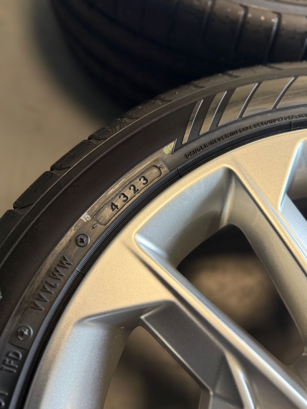 Audi Pneumatici & Ruote complete: Originale Audi Q2/SQ2 Sommerräder – Nuovo e nell'imballaggio originale da Gerlafingen venduto da Pneu-Puric 8