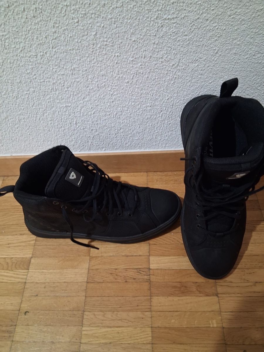 Scarpe da uomo: REV'IT Motorradschuhe  – Usato da St.Moritz venduto da Bandi10 2