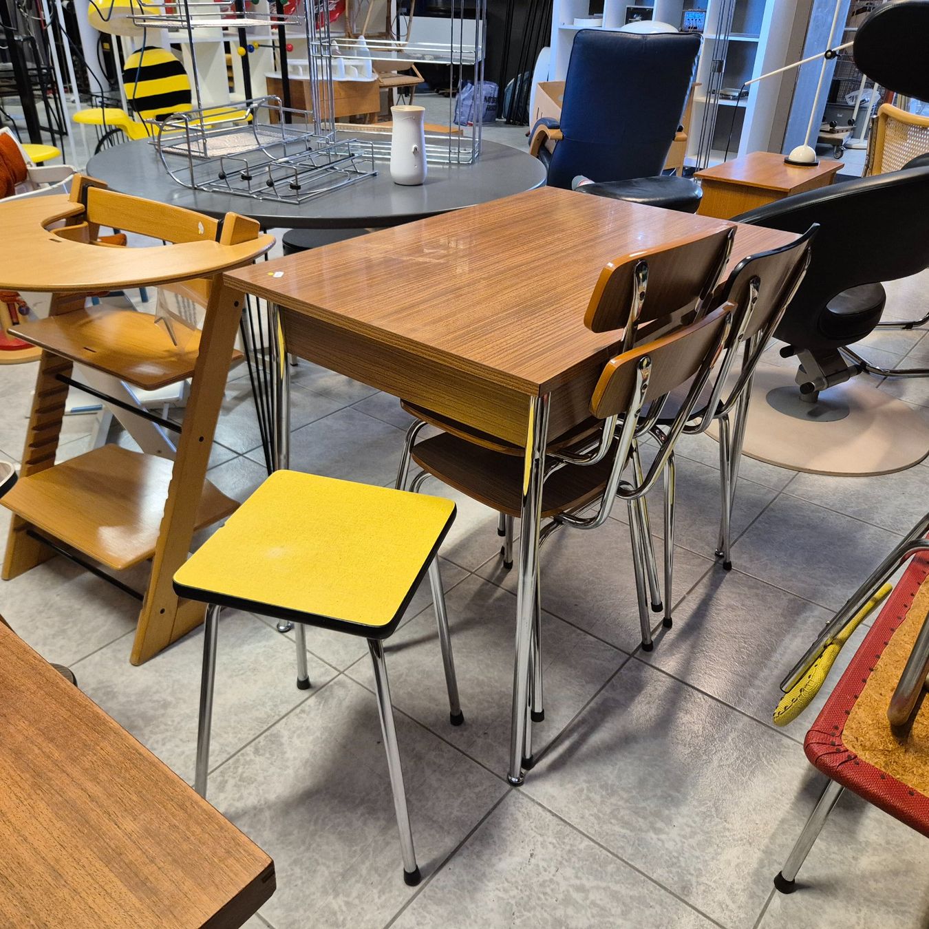Sgabelli: Kelco Hocker Höcker Küchenhocker Tabouret gelb – Usato da Nottwil venduto da Wondewa-Shop 9