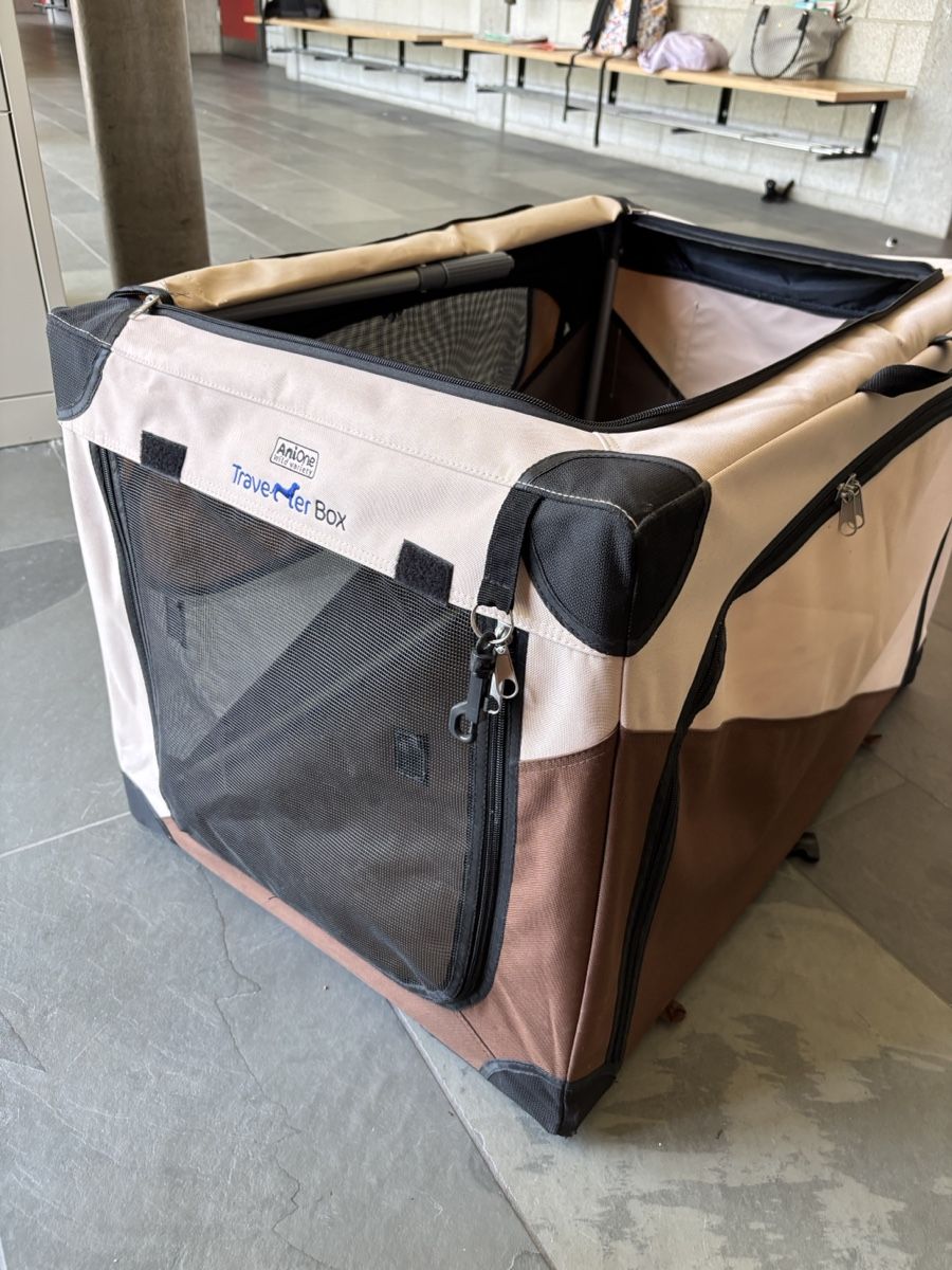 Cages, transport & sécurité: Hundetransportbox Traveller Box – D'occasion à Auw par Megahit2008