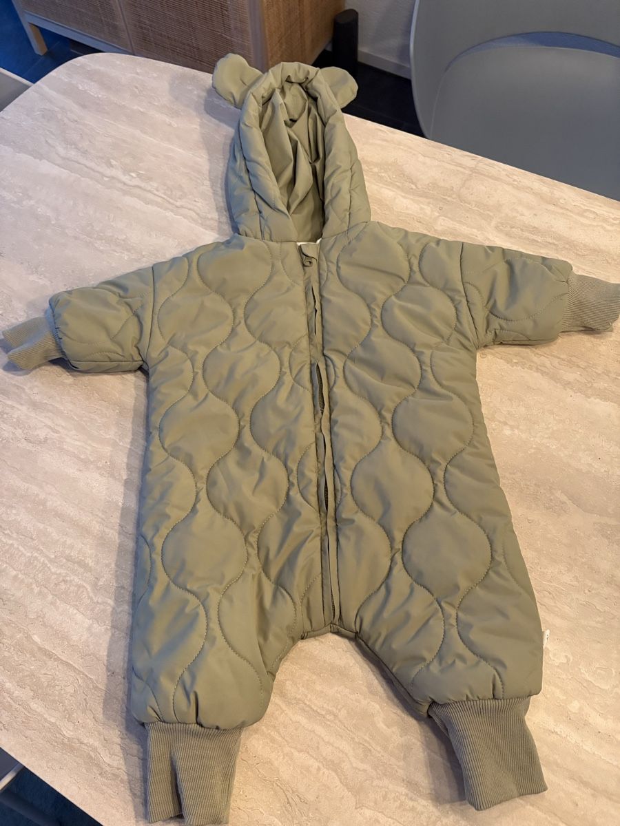 Completi: Baby Winteroverall Grösse 80 – Usato da Zürich venduto da Anushka86