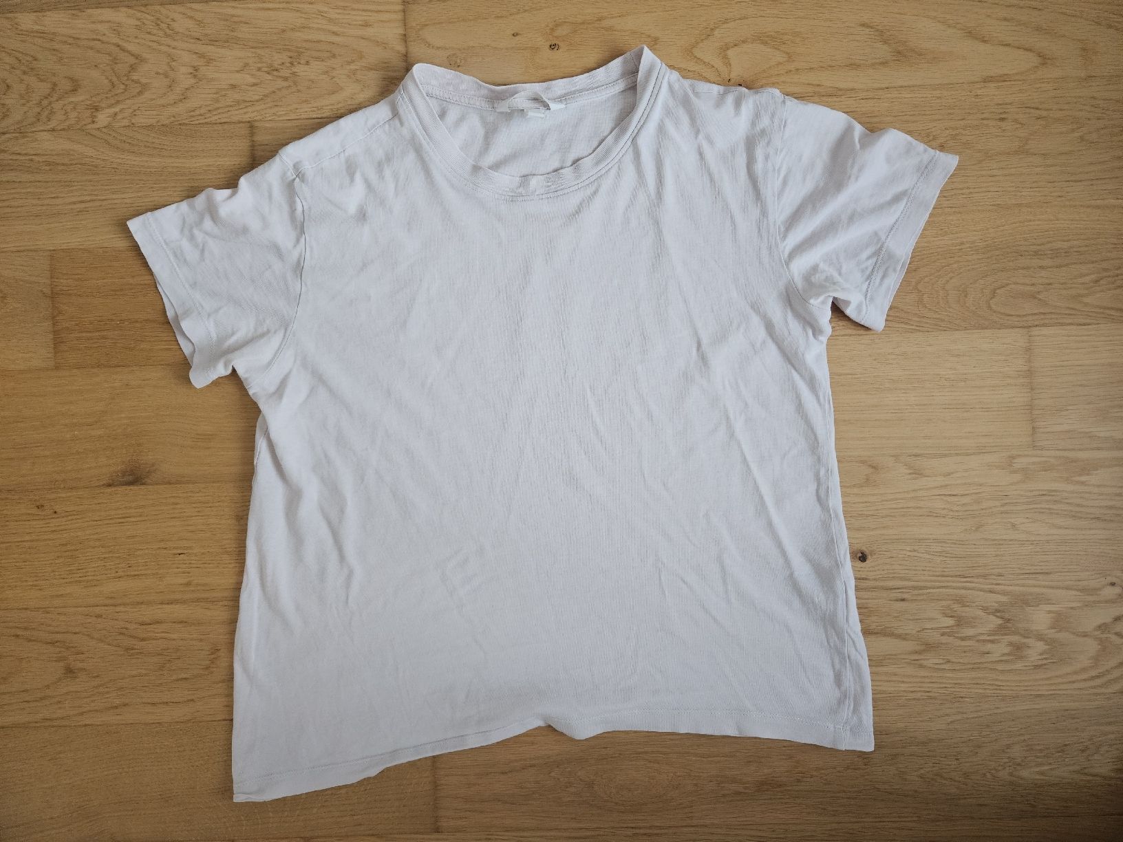 H&M T-Shirts: H&M Basic T-Shirt Weiss/rosa, Grösse S – Gebraucht aus Abtwil AG von Ayline.a8