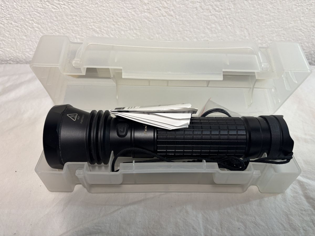 Fenix Lampade: Taschenlampe Fenix TK 40 – Usato da Küssnacht am Rigi venduto da sie_5yqs 1
