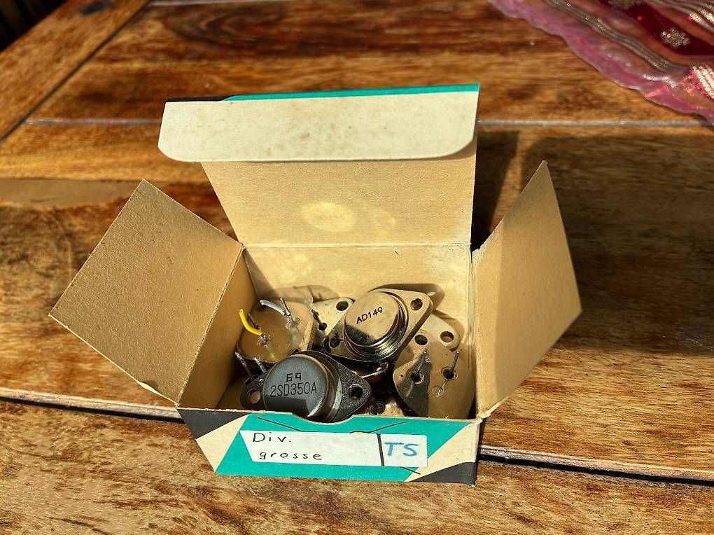 Componenti elettronici: Diverse Leistungs-Transistoren – Usato da Widen venduto da Neutroenli