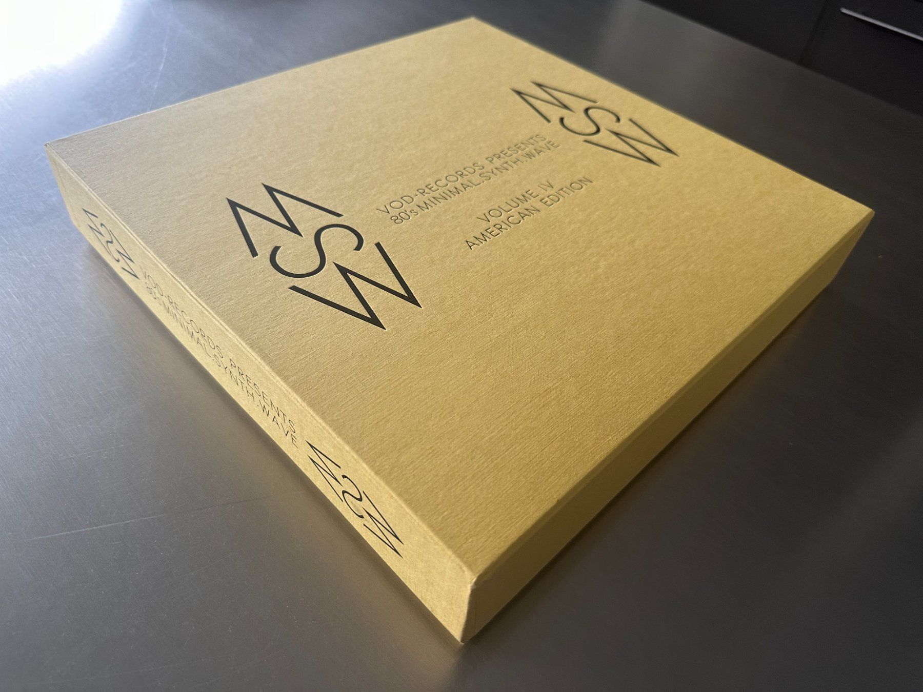 Schallplatten: 80'S MINIMAL.SYNTH.WAVE BOX 13 LPS + 10 + 2 x 7 - US EDITION – Neu (gemäss Beschreibung) aus Sion von jaipur1401