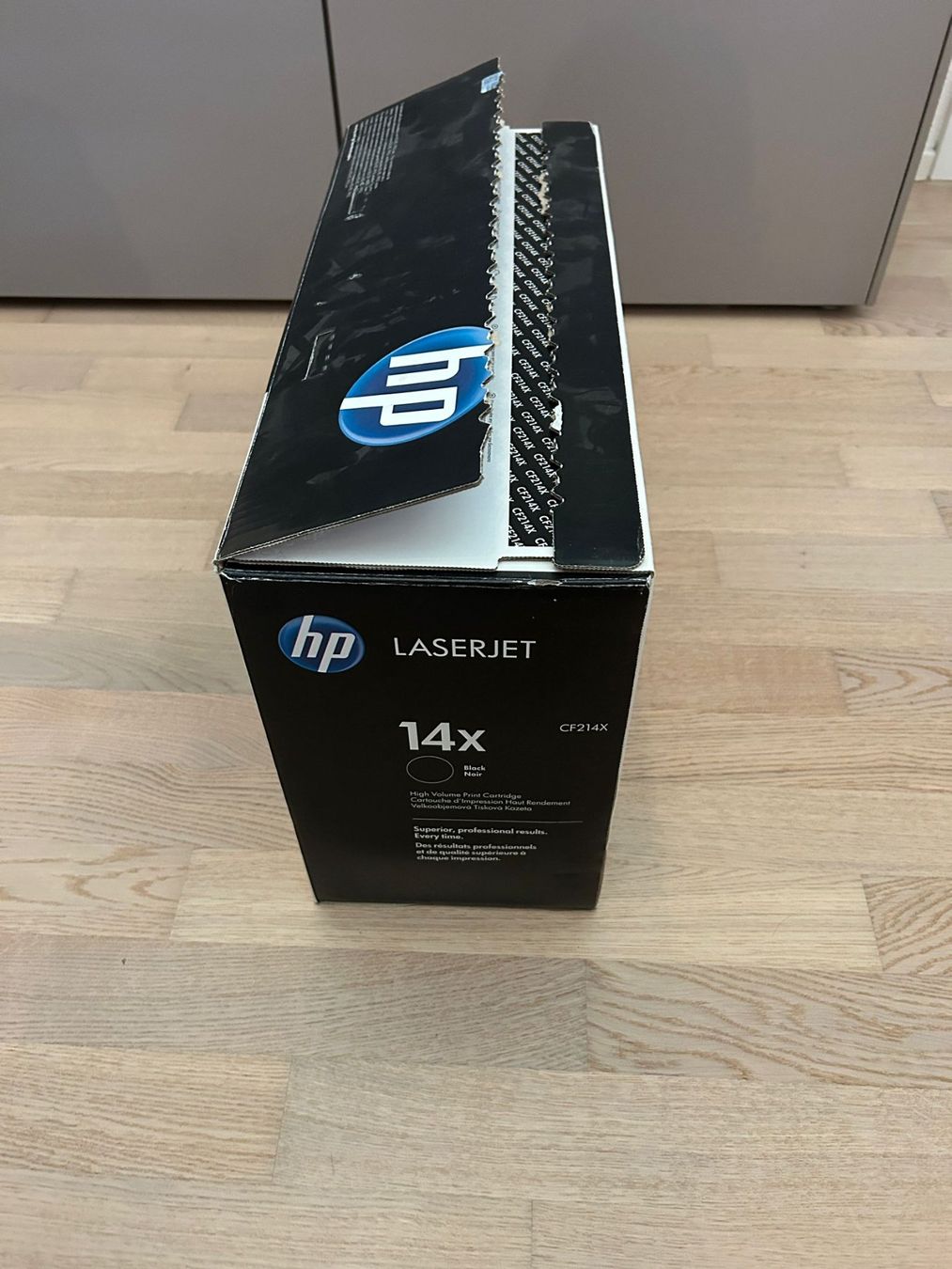 Hewlett Packard Cartucce per stampanti & toner: HP CF214X (Schwarz) – Nuovo e nell'imballaggio originale da Seengen venduto da TonicX 1