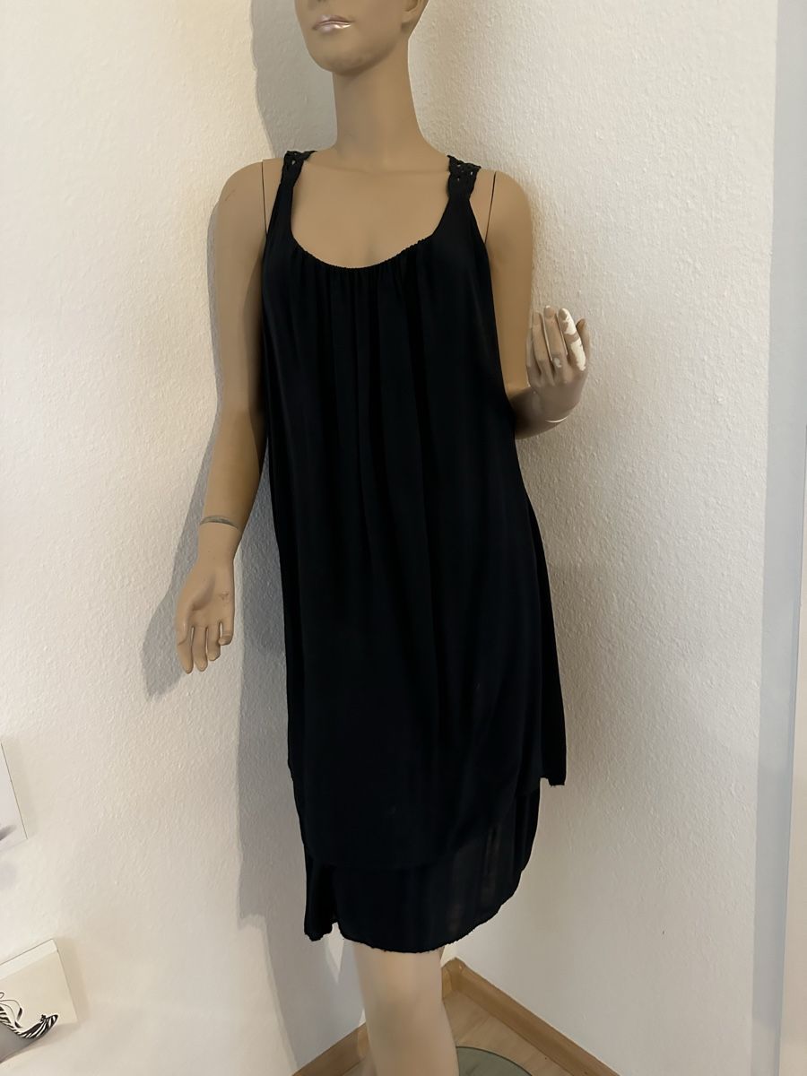 Kleider: Damen Sommerkleid mit Raffinierten Optik – Gebraucht aus Basel von Ivana_4 6