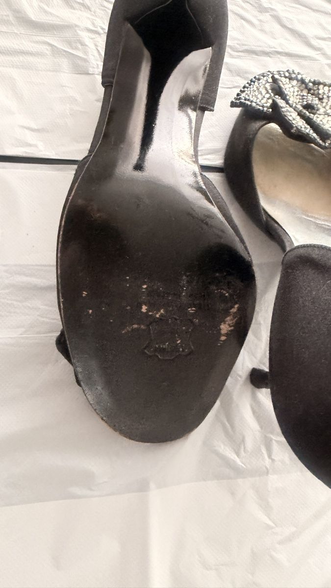 Stuart Weitzman Scarpe da donna: Pumps Stuart Weitzman schwarz mit Steinen Grösse 38.5 – Usato da Ibach venduto da Harmony0717 1
