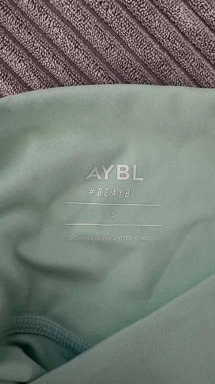 Pantaloni: AYBL Sportshorts in Mintgrün – Usato da Widnau venduto da ali_t96f 2