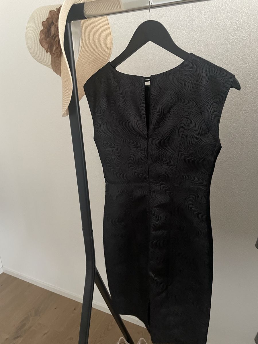 Tiger of Sweden Robes: Kleid von Tiger, Grösse 34 – D'occasion à Root par Fuerigen 3