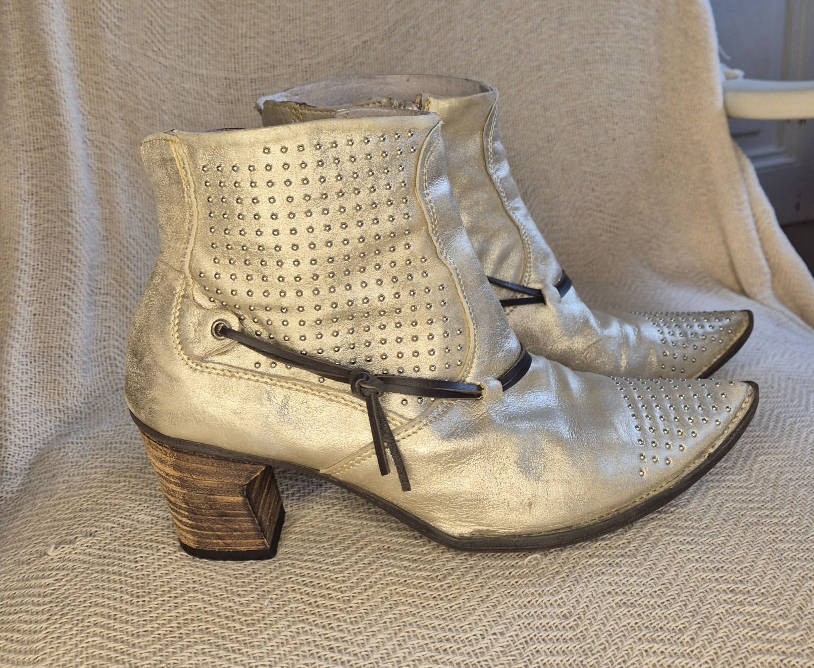 Scarpe da donna: Lederkosaken – Usato da Leissigen venduto da ali_k9v8 7
