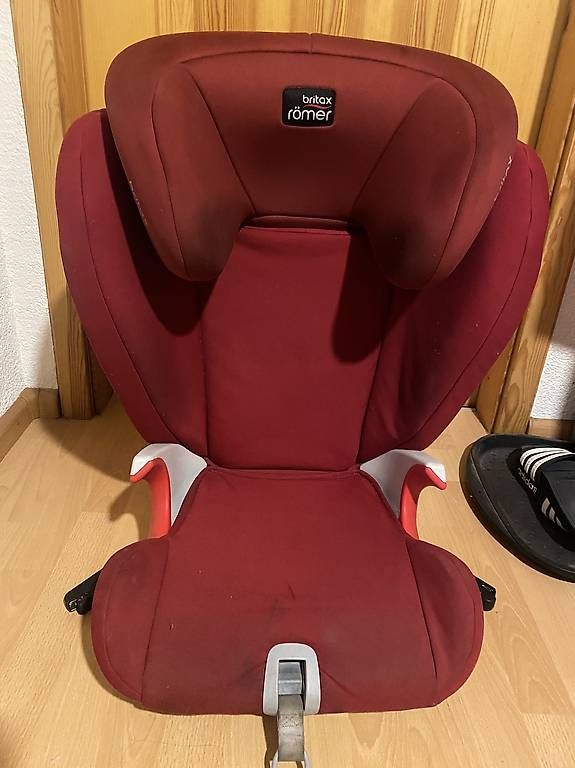 Britax Römer Seggiolini per auto: Römer Britax Kindersitz mit Isofix – Usato da Allschwil venduto da CaSu-