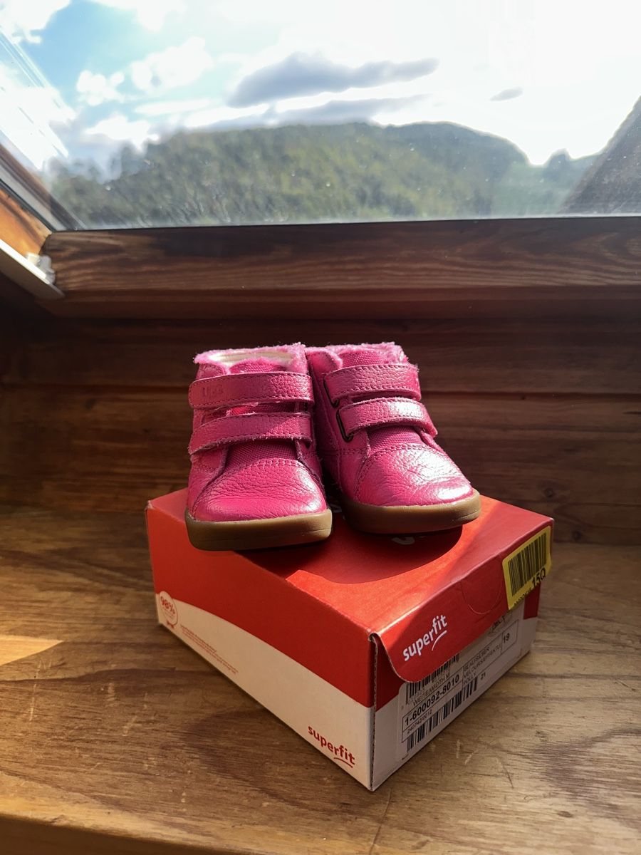 Ugg Scarpe per ragazze: Ugg Babyschuhe Leder pink Grösse 19 – Usato da Grindel venduto da Viktoriia09 1