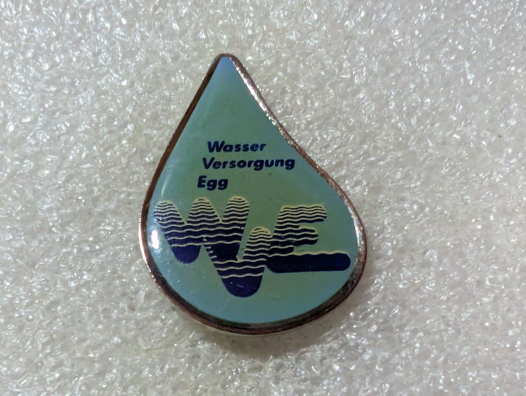 Placchette & Badge: Ansteckpin 3: Wasserversorgung Egg – Usato da Oppligen venduto da Pin-Fall-Shop