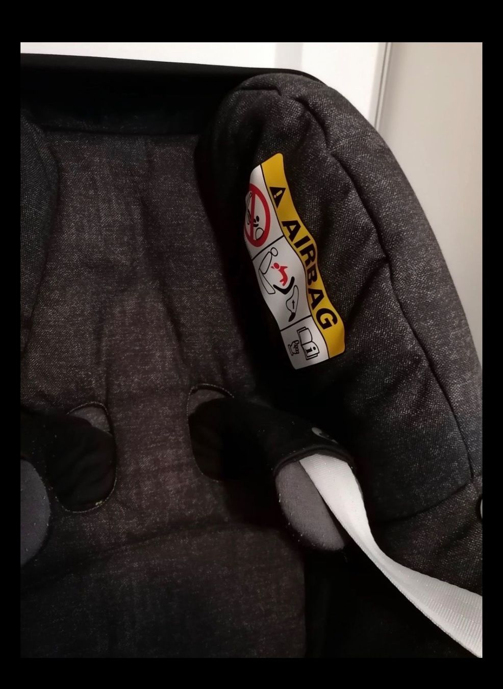 Maxi-Cosi Seggiolini per auto: Maxi-Cosi Pebble Plus Kindersitz mit Isofixstation – Usato da Liestal venduto da Efri33 4