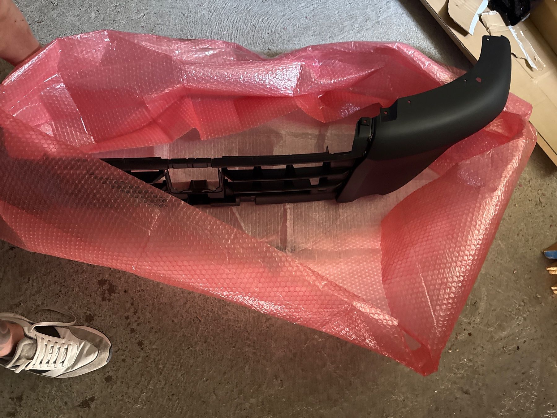 Suzuki Tutti pezzi di ricambio auto: Stossstangen-Haut vorne unten – Nuovo e nell'imballaggio originale da Pieterlen venduto da gar_hb8c