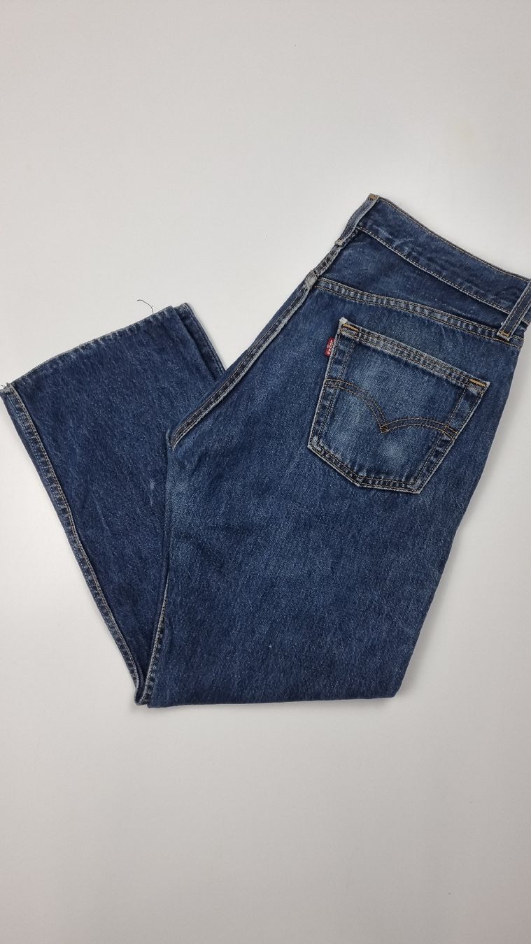 Levi's Jeans: Jean Levi's W36/L32 – Nuovo (secondo la descrizione) da Crans-Montana venduto da pea_k6bc