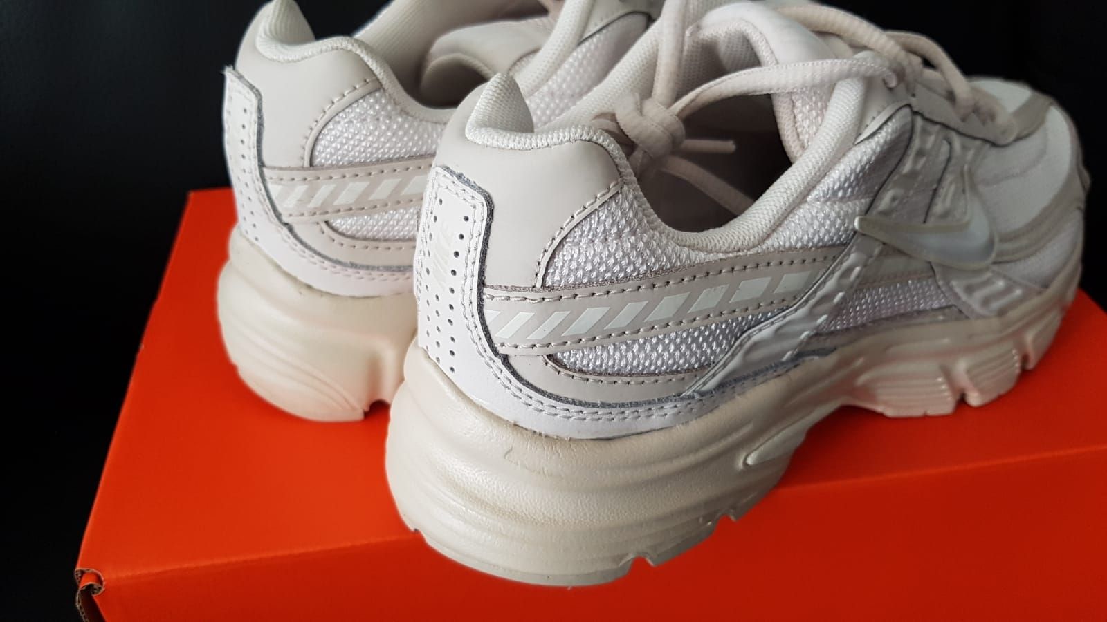 Nike Scarpe da uomo: Nike INITIATOR Gr.36,Leder-Stoff. – Nuovo e nell'imballaggio originale da Zürich venduto da ata_c8nh 4