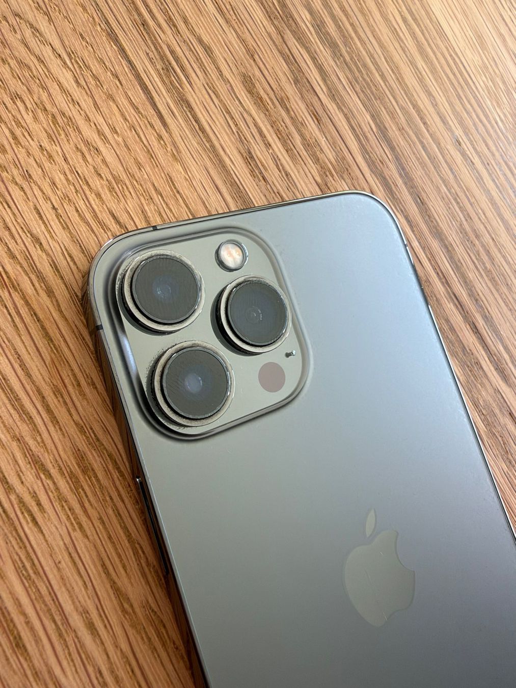 Apple Handys / Smartphones: Iphone 13 Pro Max 256 GB, Graphit, inkl. 2 Apple - Hüllen – Gebraucht aus Wil SG von Klicks 1