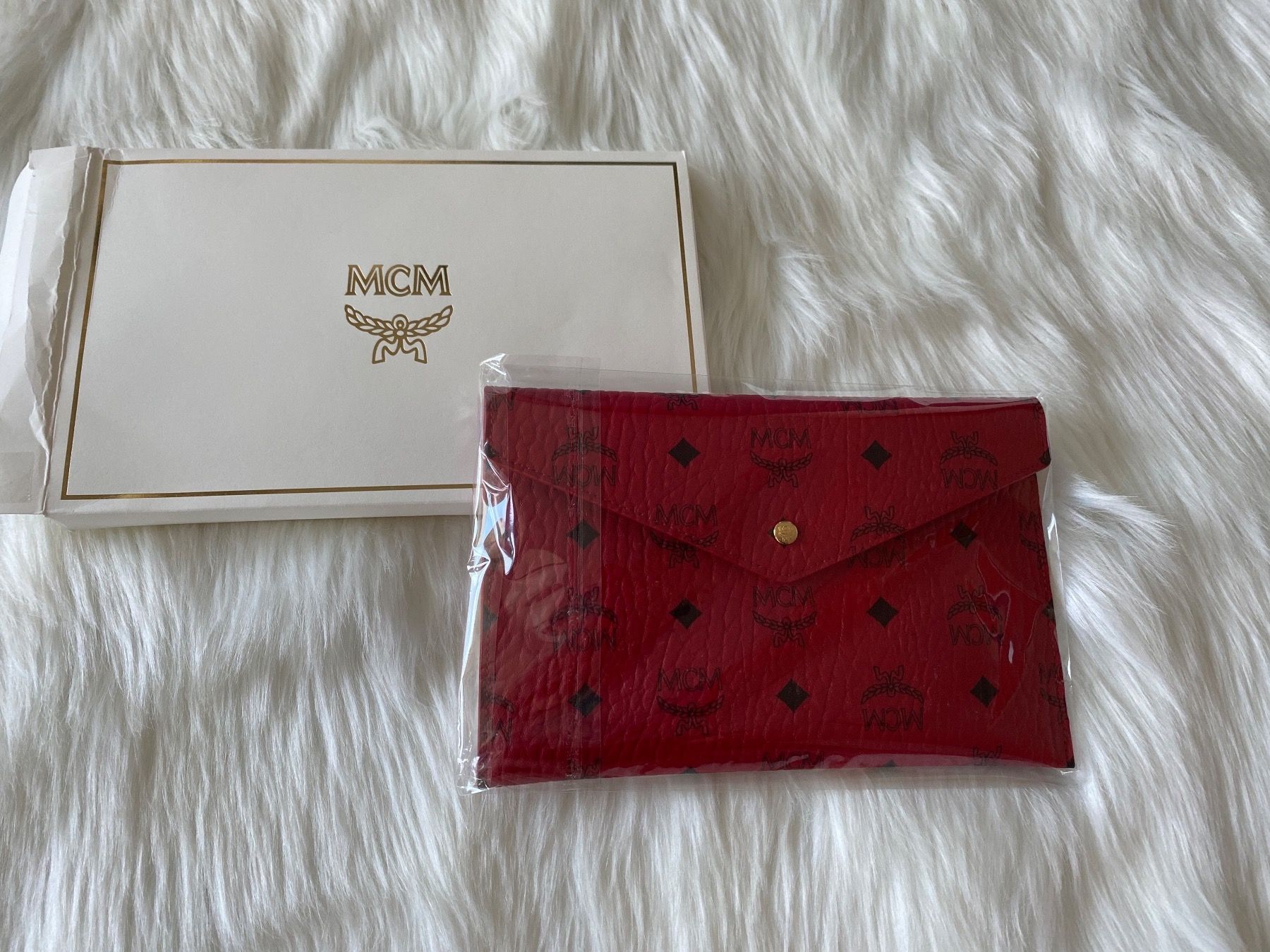 Mcm Borse: Original MCM Clutch Rot – Usato da Dübendorf venduto da Levintreyer 1