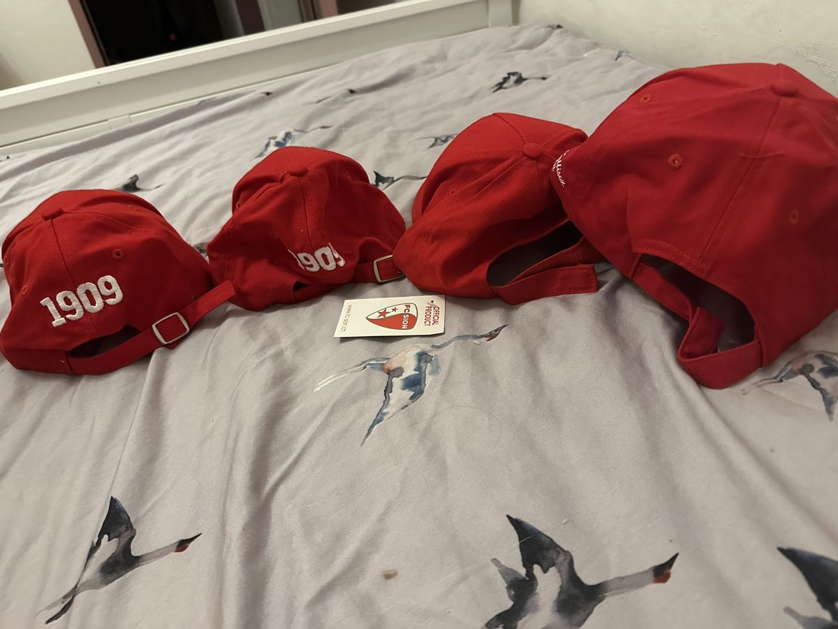 Altro in  Abbigliamento & Accessori: 4 FC Sion Caps – Nuovo (secondo la descrizione) da Sierre venduto da Tracy83 1