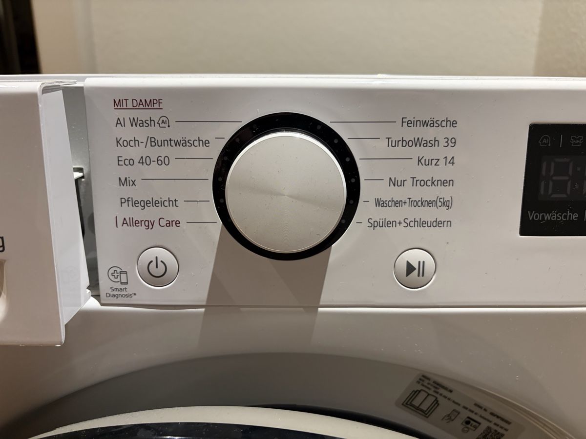 LG Lavatrici: Waschmaschine mit integriertem Trockner/Waschtrockner – Usato da Bubendorf venduto da SunnyMJ 1